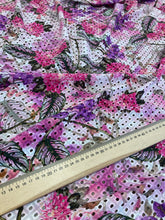 Lade das Bild in den Galerie-Viewer, Sangallo con fiori fucsia: 36€/m