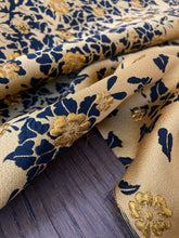 Lade das Bild in den Galerie-Viewer, Jacquard misto seta giallo nero disegno degrade: €54/mtl