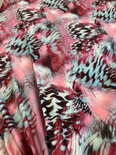 Lade das Bild in den Galerie-Viewer, Raso di viscosa farfalle: 18€/m