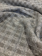 Lade das Bild in den Galerie-Viewer, Chanellina grigia con lurex taglio unico 1.7m-69€