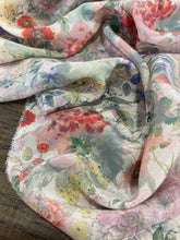 Lade das Bild in den Galerie-Viewer, Seta crepe floreale pastello: 49€/m