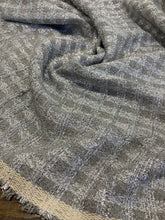 Lade das Bild in den Galerie-Viewer, Chanellina grigia con lurex taglio unico 1.7m-69€