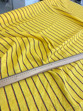Lade das Bild in den Galerie-Viewer, Lino giallo con le cinture rosso verde: 32€/m
