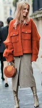Lade das Bild in den Galerie-Viewer, Lana cappotto arancione: 41€/m
